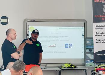 Panele podczas bezpłatnego szkolenia z Moto-Sekcją dla użytkowników motocykli BMW